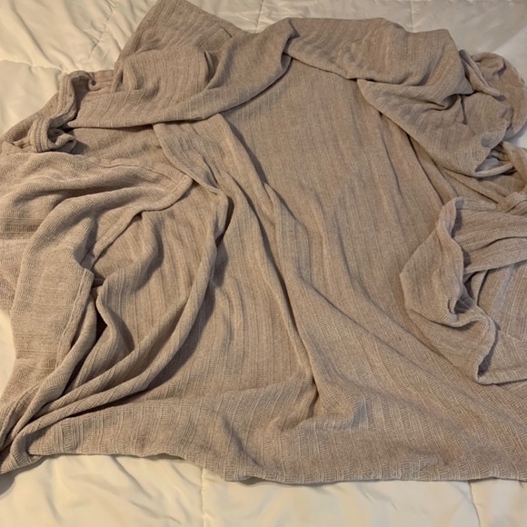 Beige Chenille Throw - Picture 2 of 3